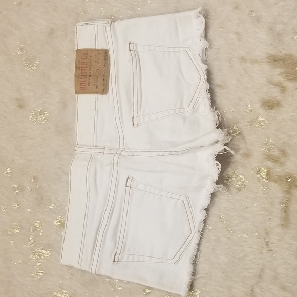 Hollister Cut Off Shorts - Picture 4 of 5
